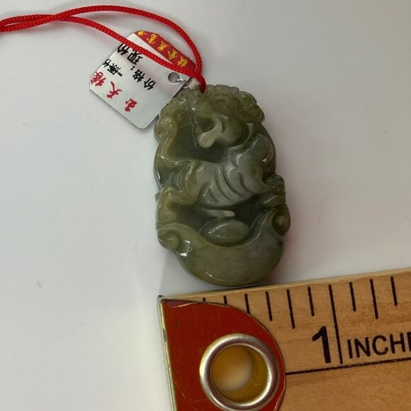 New with tags Chinese Artisan jadeite Jade Carved Dragon Pendant Necklace Green - Picture 10 of 11